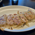 中国名菜 秀平 - 皮がモチっと肉肉しい焼き餃子