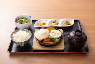 Yakiniku Mizutani - とろけるチーズ乗せA5和牛ハンバーグ定食