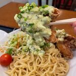 平達食堂 - 冷やし鶏唐タルタル麺　1000円　+　半チャーハンセット　450円