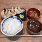 Nikujiru Gyouzano Dandadan - 肉汁焼餃子ランチ