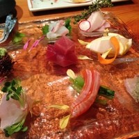 春秋ツギハギ 日比谷 - 刺身盛り合わせ１８００円（２人前で３６００円）