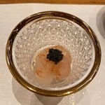 天婦羅 みやしろ - 青森県県産の甘エビ、自家製塩だれとキャビア載せ