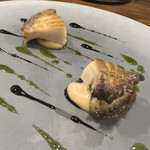 ミザンセーヌ - ⑥天然赤アワビ、バルサミコピストゥー
      （こんな大きな赤アワビは何十年ぶりに見ました。グラムあたり仕入れがいくらになるのか、想像して心配になりました。）こんな目玉料理が連続。何が一番か迷ってしまう。