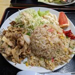 保志奈食堂 - 肉チャーハン