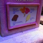 アイスクリームワゴン マーメイドラグーン - 定番のミッキー型のアイス