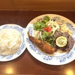 キッチン中はら - スペシャルランチ（本日のステーキ150g＋エビフライ@1,800円）ライス大盛り（＋100円）