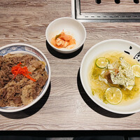 焼肉&手打ち冷麺 二郎 KANAYAMA - A5牛丼セット