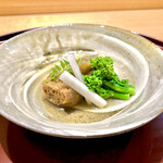 礒田 - 菜の花と利休麩　ウドと奥に黒鮑　