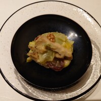懐韻 - （先付）葡萄　九条葱　エリンギ　辛子味噌