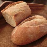 デザミ - ランチコース 1890円 の自家製パン
