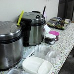 とんとん亭 - カレーや御飯を自分でよそいます