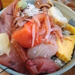 どんぶり処 丼季 - 具だくさんの三色丼 1000円 大盛 100円