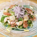 Lemon salad with shrimp and scallops