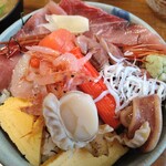 どんぶり処 丼季 - 具だくさんの三色丼 1000円 大盛 100円