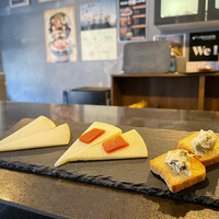 ひつじのチーズ盛り合わせ