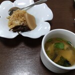 たけのこ - たけのこご飯と味噌汁