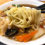 天香美意 - 五目タンメンの麺