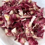 ガストロノミア ヨシ - 赤キャベツの葉野菜サラダ