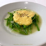 ガストロノミア ヨシ - 季節限定 細いアスパラ料理（オムレツ載せ）