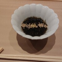 鮨　いの - もずくを土佐酢で