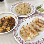 Gyouza No Oushou - 餃子 275円 , 炒飯 495円 , 麻婆豆腐(ジャストサイズ) 332円