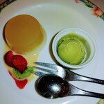 志喜亭 - デザートはパイナップルのあ、忘れた。と濃厚な抹茶アイス