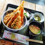 光る海 - 上海老天丼