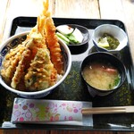 光る海 - 上海老天丼