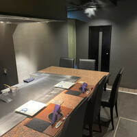 鉄板焼 十河 - 店内