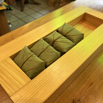 Kaki no Ha Sushi Torase Hasedera Sando Ten - 葉寿司鯖、鮭
