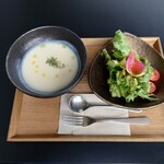 Cafe TEF - 料理写真:●スペシャルランチ　1,900円

▷前菜
○新玉ねぎのスープ
新玉ねぎの旨味（甘み）たっぷりな
じゃがいもの味わいもする
ポタージュスープとなる。