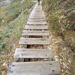 東電小屋 - 木製なんでこれも滑るかも