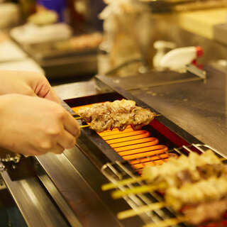 [Grilled skewer 99 yen] Various types available including Yakitori (grilled chicken skewers), yakitori, meatballs, etc.