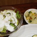 キッチン ブルー グローブ - サラダ、お新香のアップ