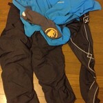 東電小屋 - アウターは暴風・撥水が良い