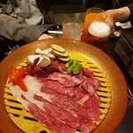 Yakiniku Rabo - プレミアム食べ放題、最初のお肉