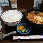 お食事処 高嶋 - 高嶋特製名物みそ煮込みうどんとライス大に 