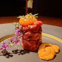 黒毛和牛焼肉 虎斑 北新地店 - 和牛赤身と雲丹ユッケ
