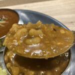 ムンバイ エクスプレス - 豆カレー浮遊！