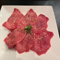 老舗精肉店直送 千種焼肉 飛騨牛の奴隷 千種店 - 