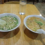 一番館 - 鶏肉を使ったあっさりラーメンと中華丼