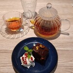 Cafe Skoll - アールグレイとブラウニー