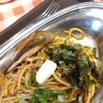 スパゲッティーのパンチョ 秋葉原昭和通り口店 - 季節限定　鮭ときのこのバター醬油スパ　小　アップ　鮭がゴロッとおりました