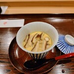 勢麟 - 鰹出汁の茶碗蒸しに原木椎茸、鰹節ではなく生の鰹から出汁を引いている