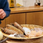 勢麟 - 今日の魚介は車海老、ほたて、アオリイカ、鱚