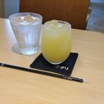 ゴクリ - グレープフルーツジュース(食事とセットで¥250)