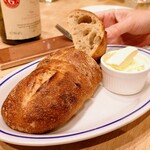 プルピエ - 伊熊商店さんのバケット自家製合わせバター