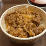 すき家 - 牛丼ミニ 350円。たまごセット 140円。