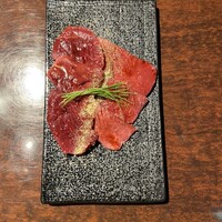 黒毛和牛焼肉 虎斑 北新地店 - 