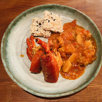 魚China YO - おすすめは名物の伊勢海老のチリソース！濃厚なチリソースをお焦げに絡めていただきます♡